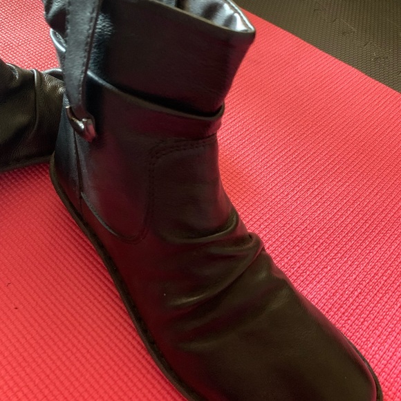 Never worn- Arnold Churgin black leather boots - Picture 2 of 5